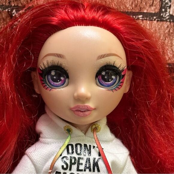 Rainbow 🌈 ❤️High Ruby Anderson ❤️fashion doll - Picture 8 of 8